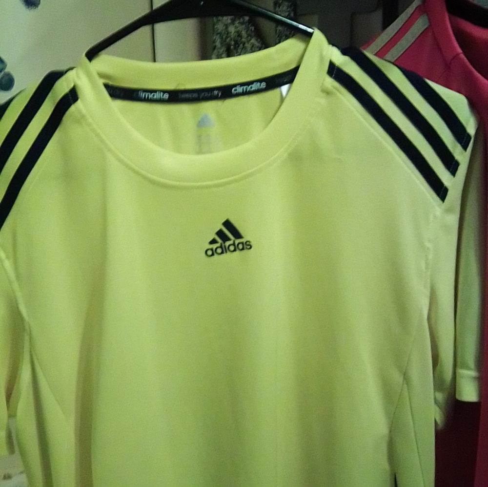 Sports shirt